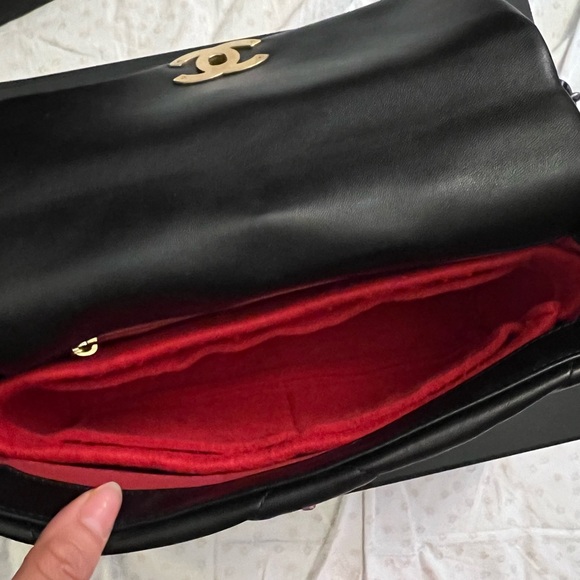 Used Chanel 19 Handbag - Black - Picture 6 of 10